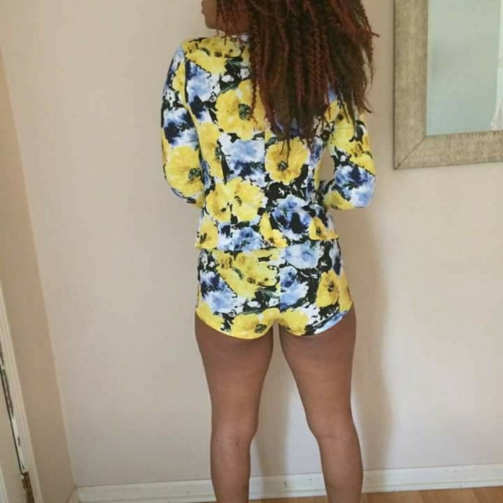 Issa Suit - Picture 2 of 2